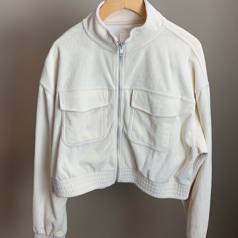 Like new Aeri cropped Shacket